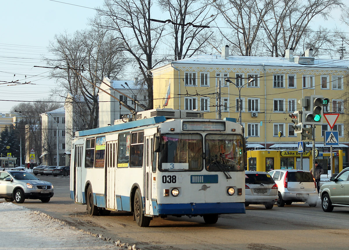 Новокузнецкий троллейбус. Источник: https://transphoto.org/photo/10/72/82/1072825.jpg