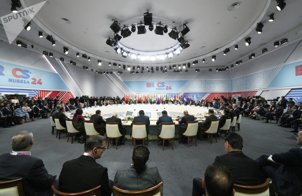 Пленарное заседание XVI саммита БРИКС в формате "аутрич" / "БРИКС плюс"