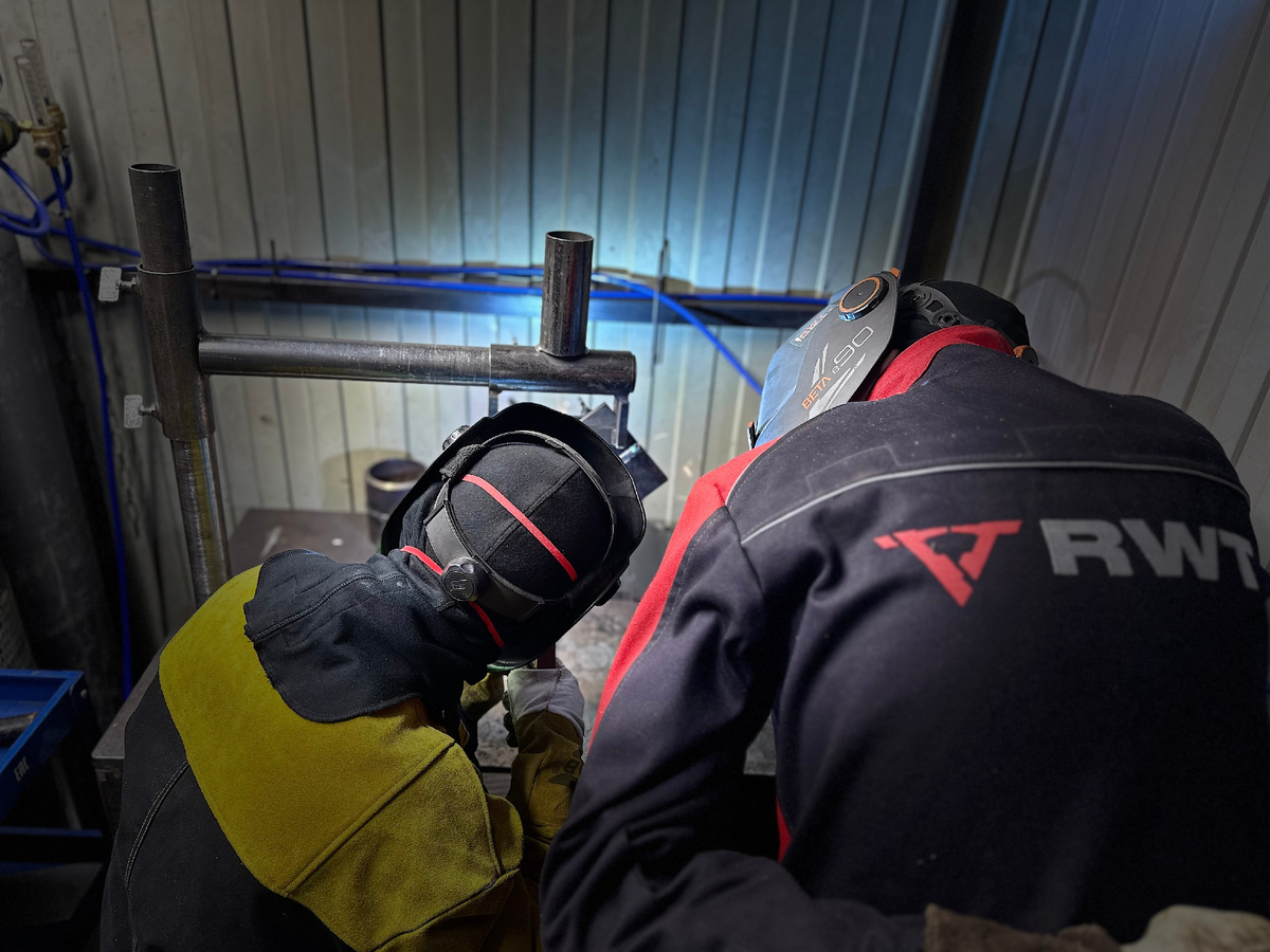 Фотография с процесса обучения в Школе Сварки "РВТ" 