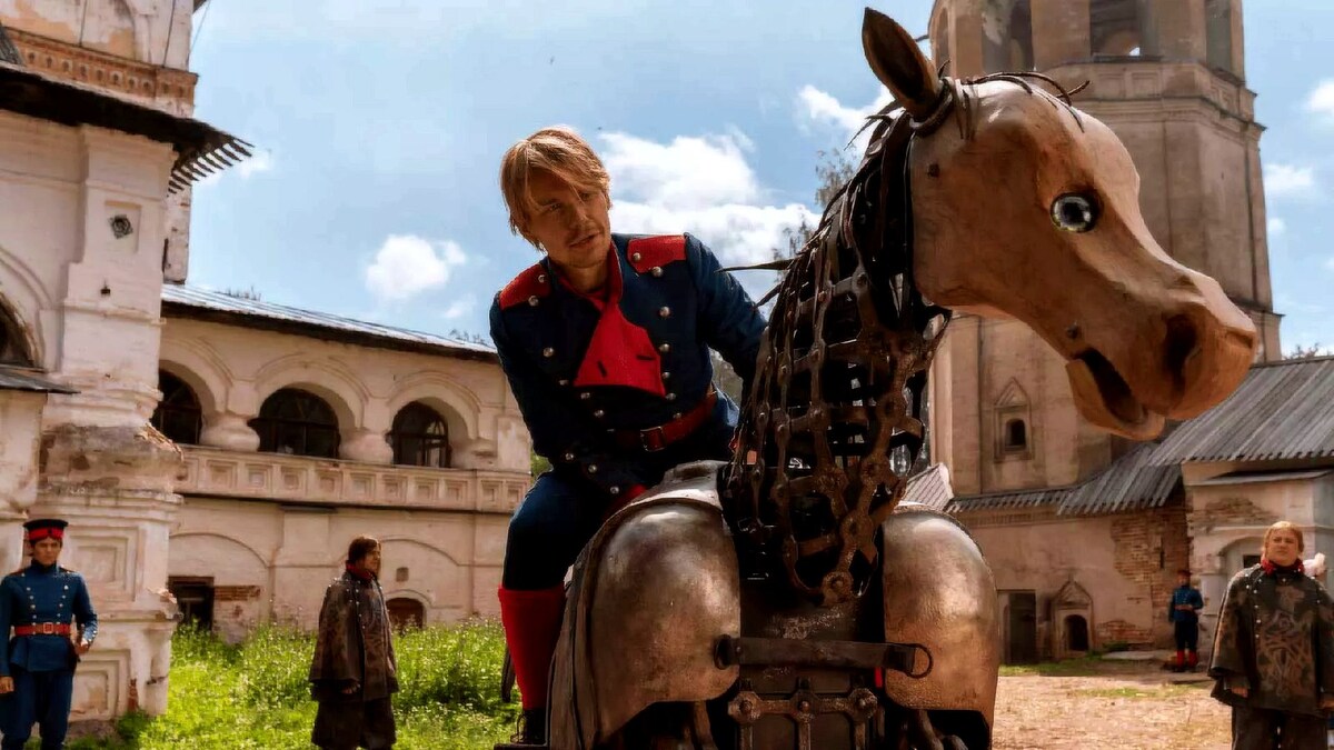 Лошадь в сказке озвучила Татьяна Шитова - официальный голос "Алисы"