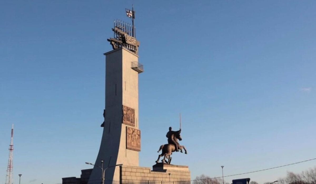     Памятник. Источник: gazetanovgorod.ru Автор фото: Екатерина Золотарева