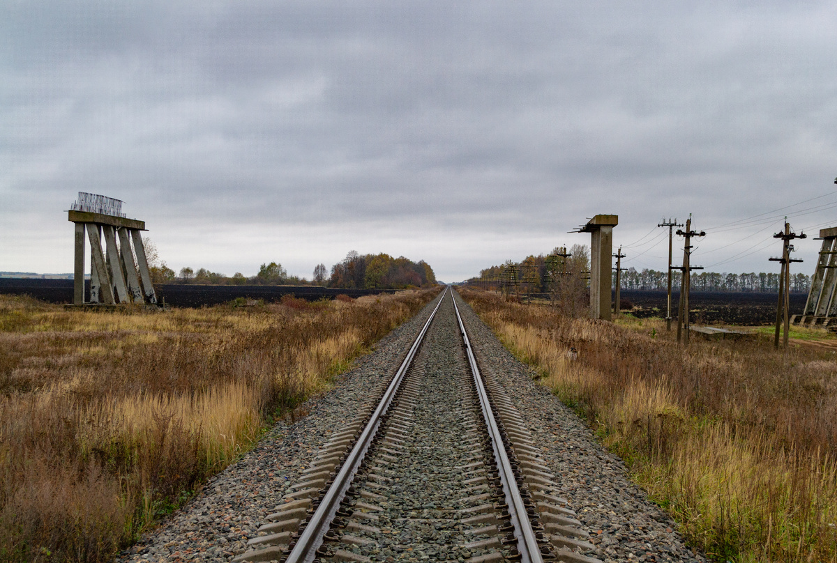 А это в сторону ст. Пешелань. Мрачновато немного, но это осень)
