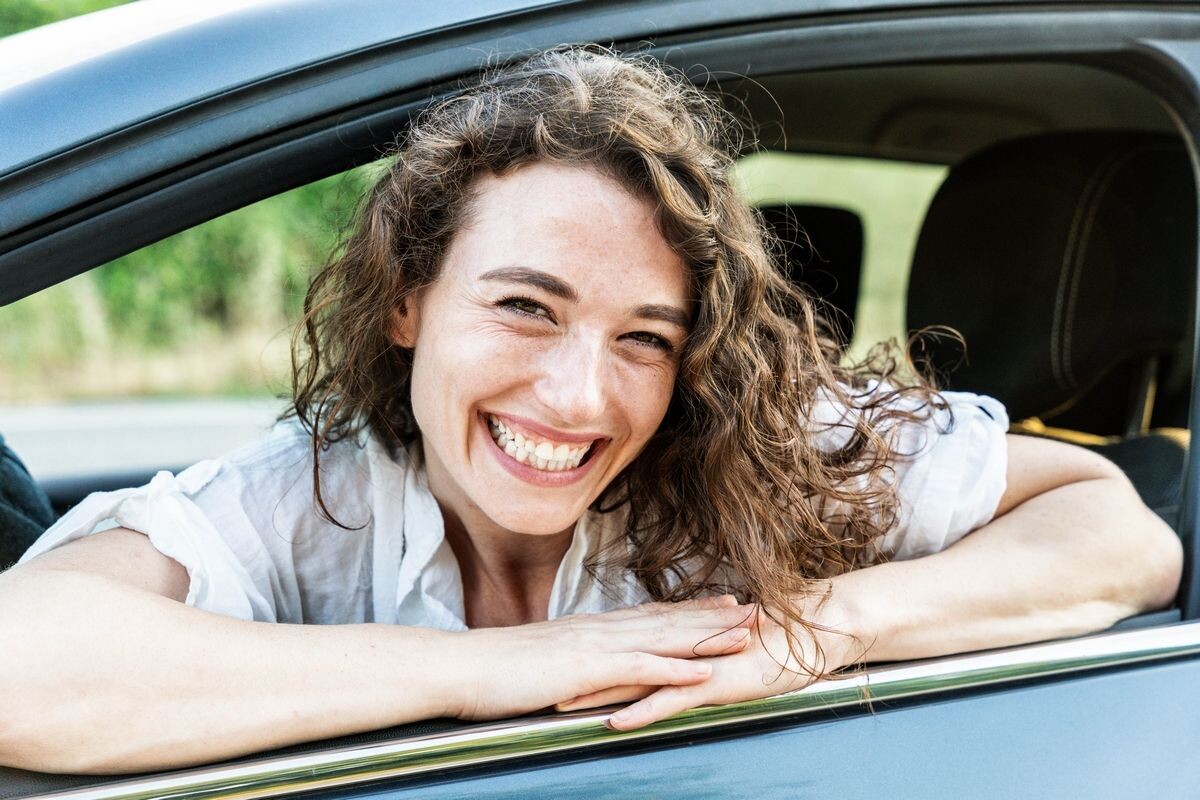 Когда документы в порядке, вождение приносит удовольствие. Источник: Shutterstock📷
