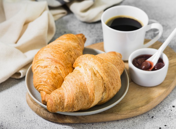 Достаточно сложно найти человека, который бы не любил этот ароматный и бодрящий напиток, ведь миллионы людей по всему миру начинают свой день с чашки кофе.-2