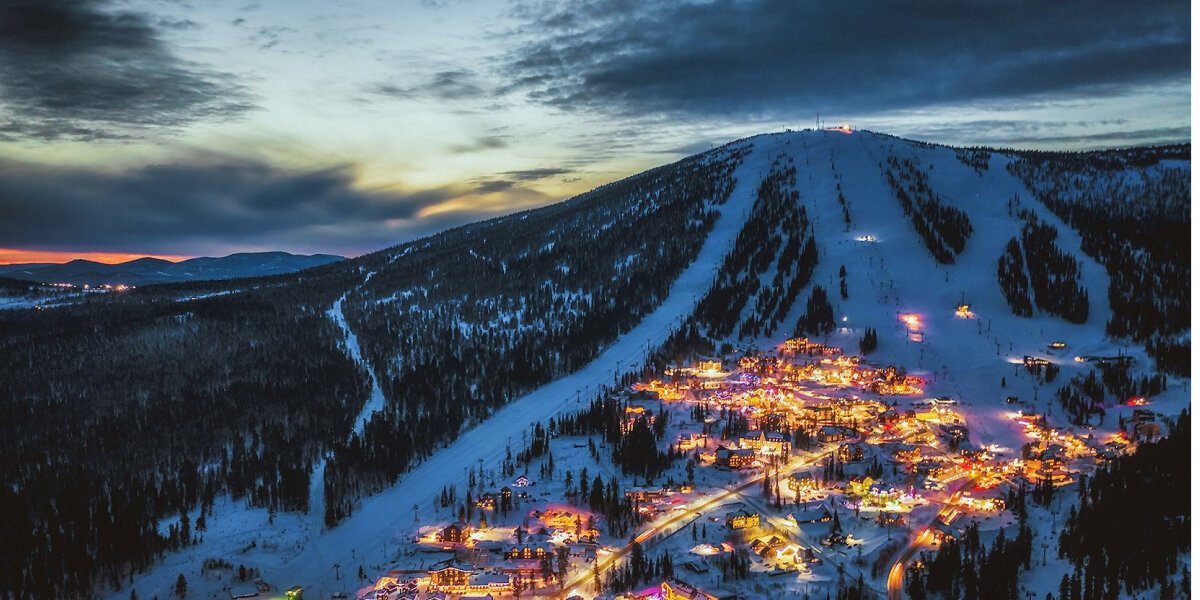 Шерегеш — горнолыжный курорт, расположенный в 5 км от одноимённого посёлка в Кемеровской области.