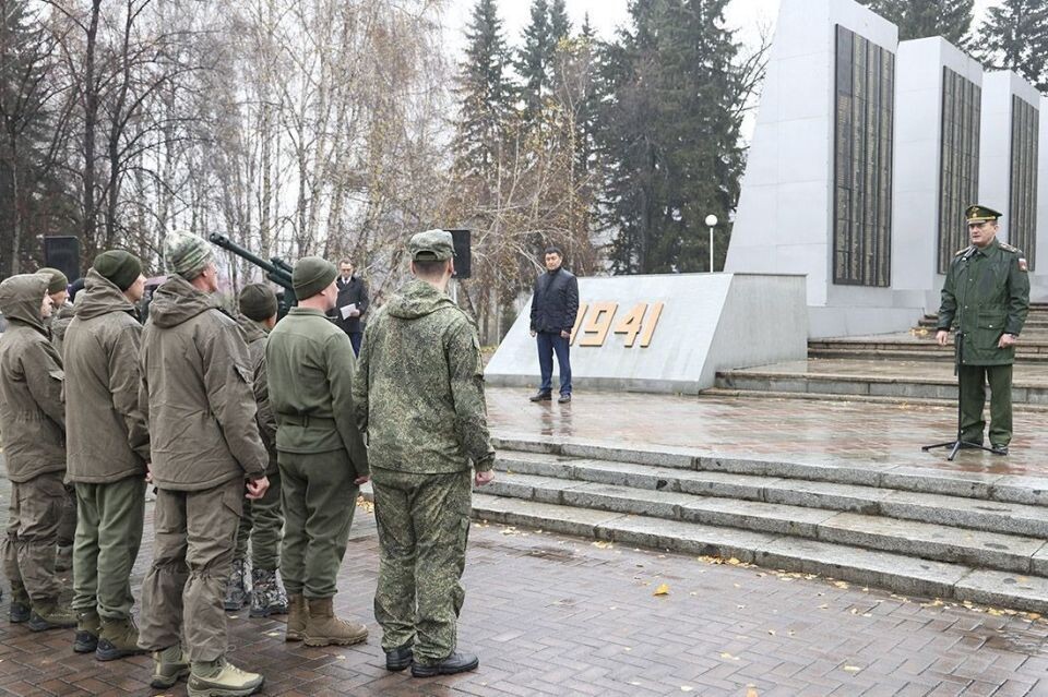    Отправка военнослужащих в зону СВО. Источник: пресс-центр правительства Республики Алтай