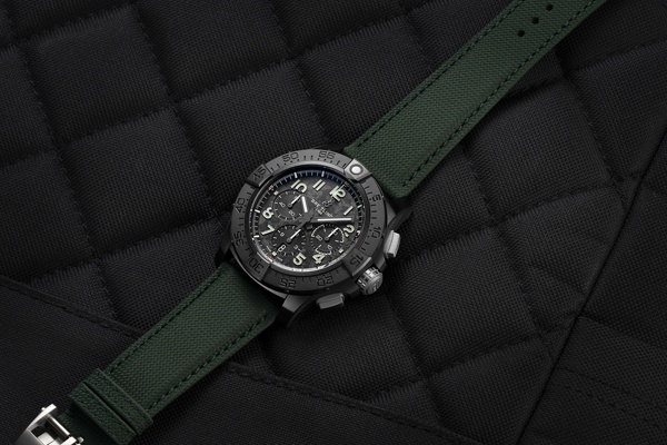 SB0148101B1X1 - Super Avenger B01 Chronograph 46 Night Mission