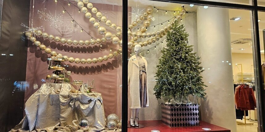    Витрина одного из магазинов в Московском районе.Евгения Назарова