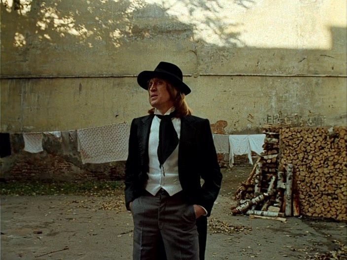 Кадр из фильма «Господин оформитель» (1988)