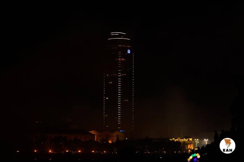    Осень - самое время ходить по театрам и кафе