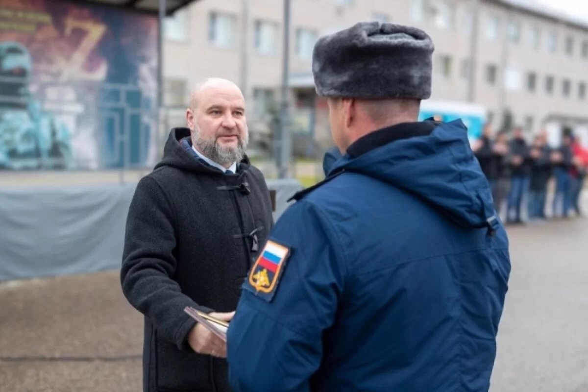    В Псковской области бойцам спецназа вручили региональные награды