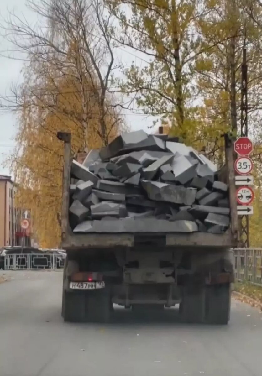     Источник: ДТП Петрозаводска и Карелии / vk