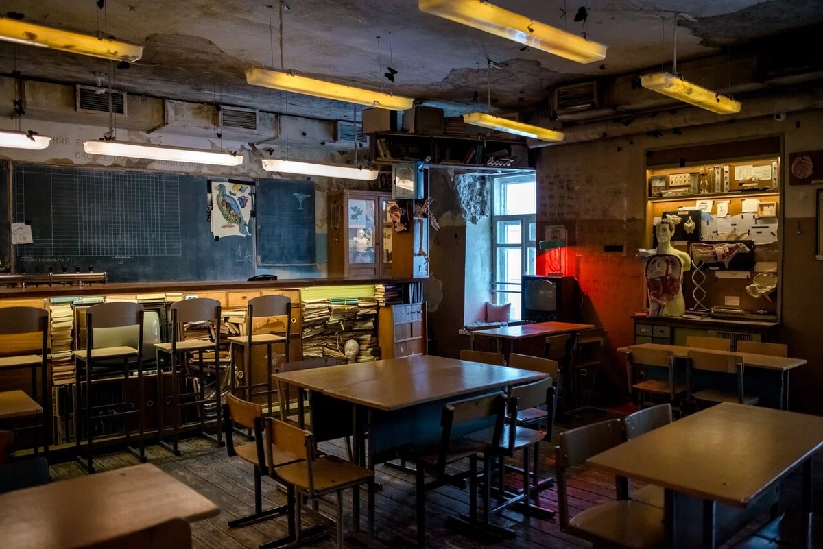 Бар облюбовали студенты, поэтому даже в будние дни посадка в заведении плотная. Фото: Павел К. / Яндекс Карты