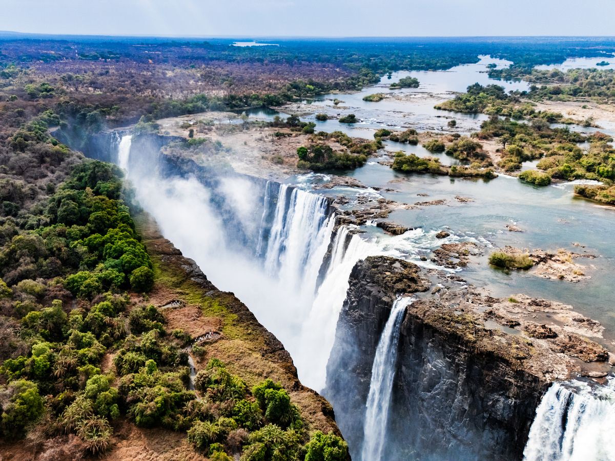 Завораживающий водопад Виктория