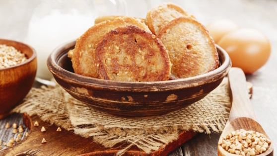    Что сделать из вчерашней гречки: оригинальные оладьи из остатков гарнира Анастасия Романова