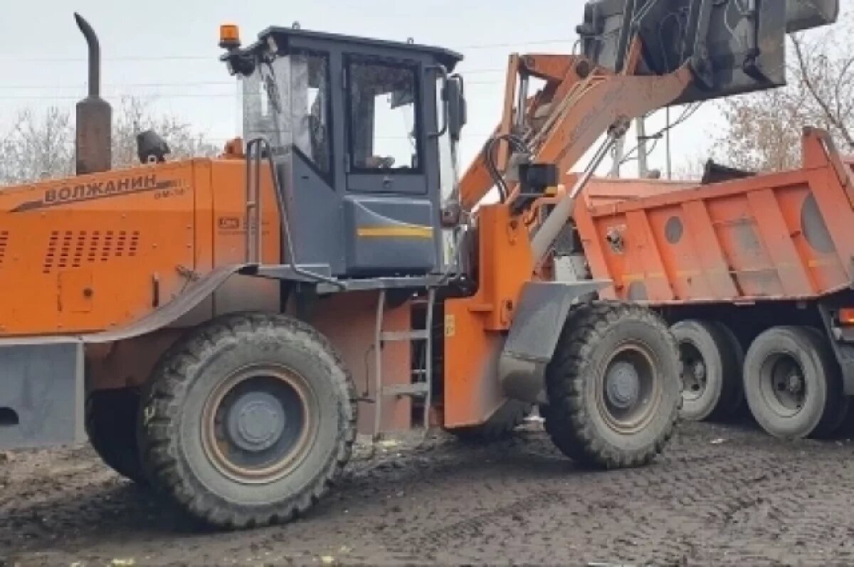    В Новосибирске наводят порядок и сносят незаконную свалку вместе с ларьками