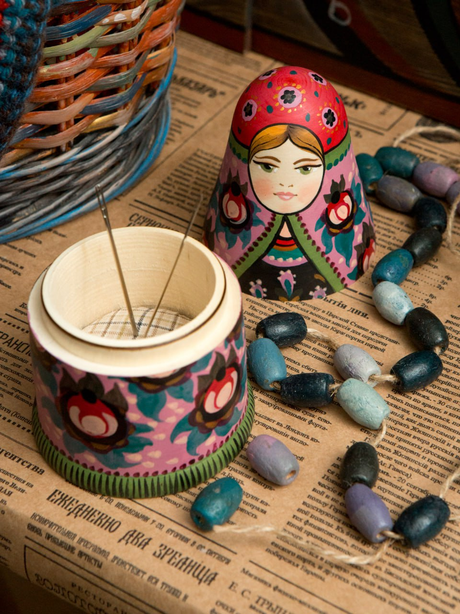 Матрешки-игольницы работы мастерской "Охтенская слобода"
