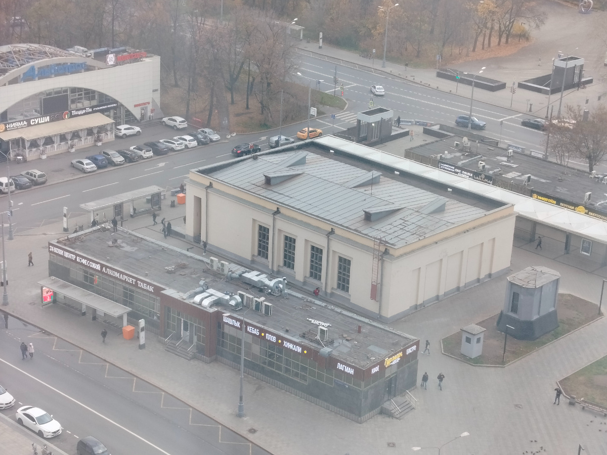 Вид на метро Партизанская с 17-го этажа