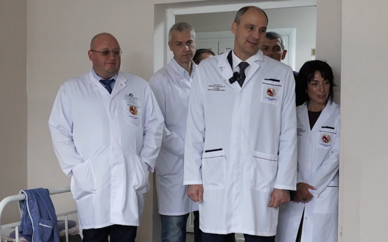    Денис Паслер в центре хирургии навестил бойцов – участников СВО Оренбуржье