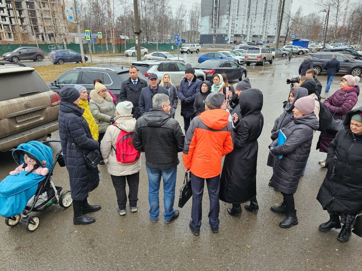   Мэр Нефтеюганска продолжает знакомство с микрорайонами города