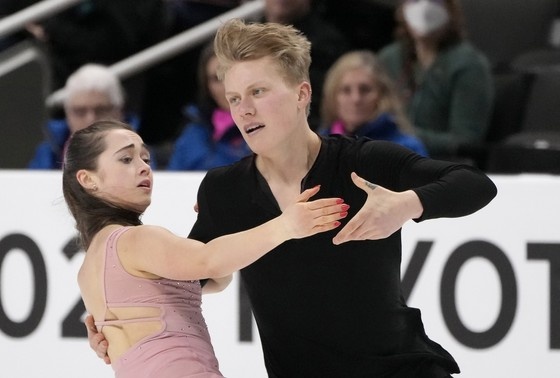    Изабелла Флорес (слева) и Иван Десятов (справа)