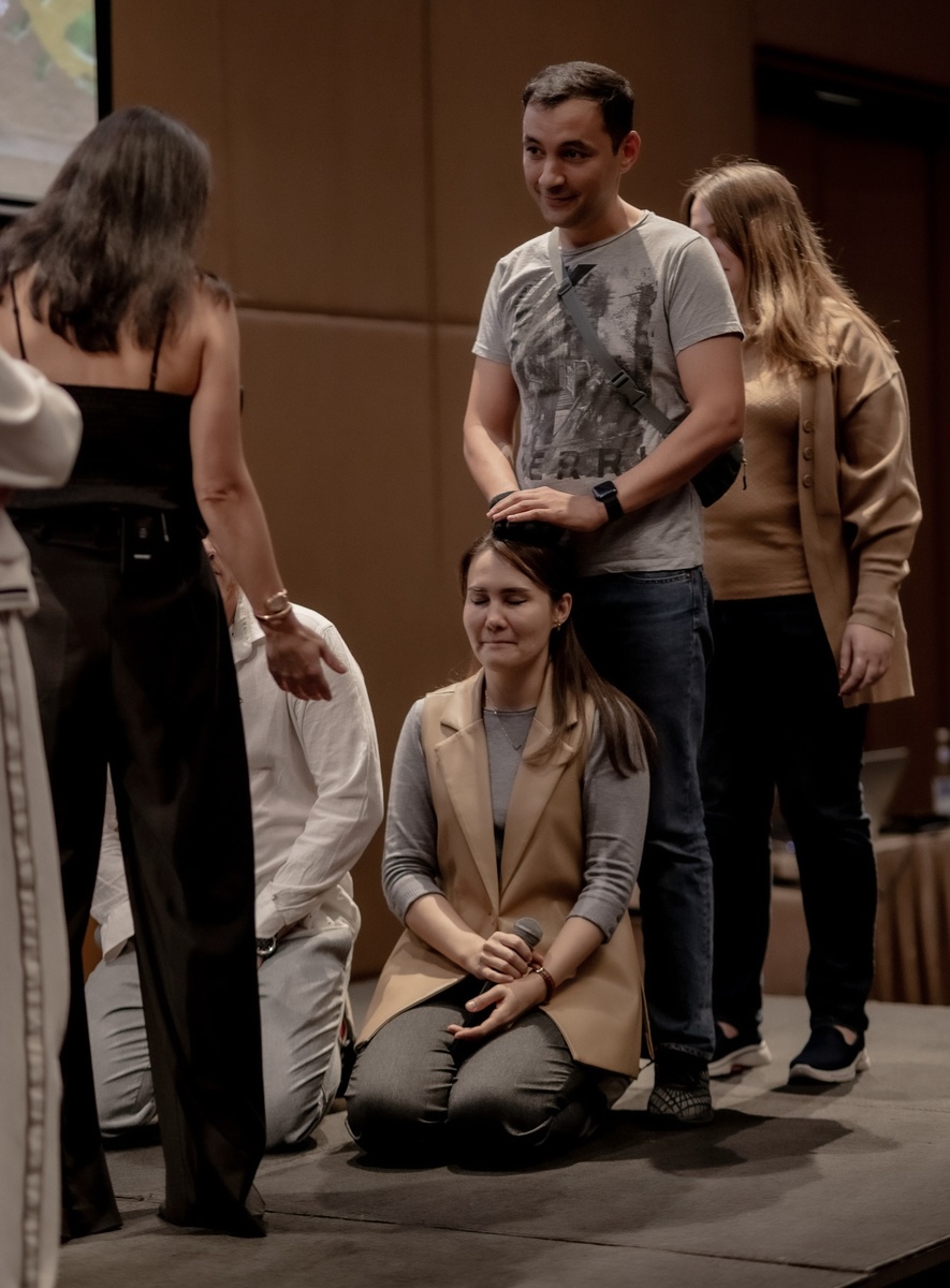 Фото случайной расстановки. Юлия Хадарцева - системный психотерапевт, расстановщик