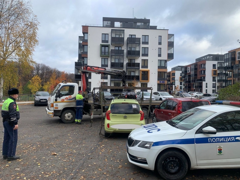    Автомобиль с тремя восклицательными знаками увезли на штрафстоянку в ПетрозаводскеГАИ Петрозаводска