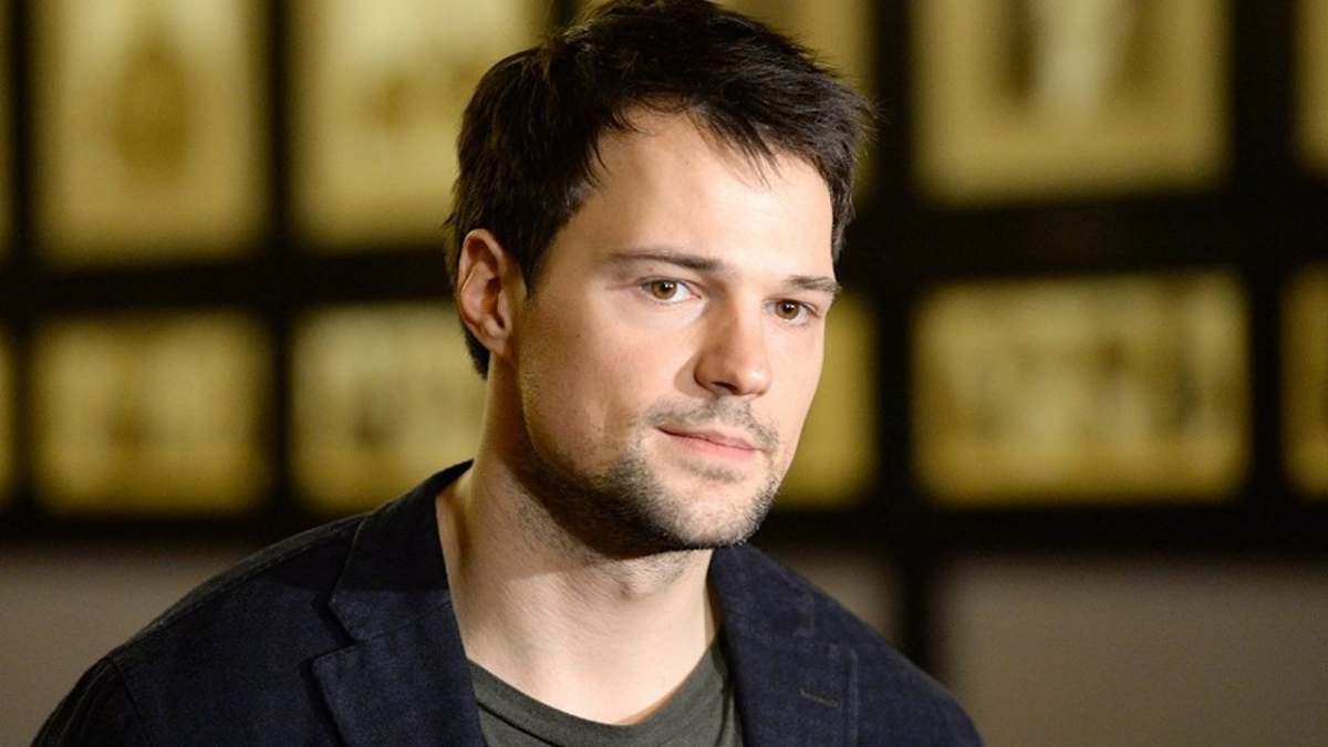 В синем углу ринга...