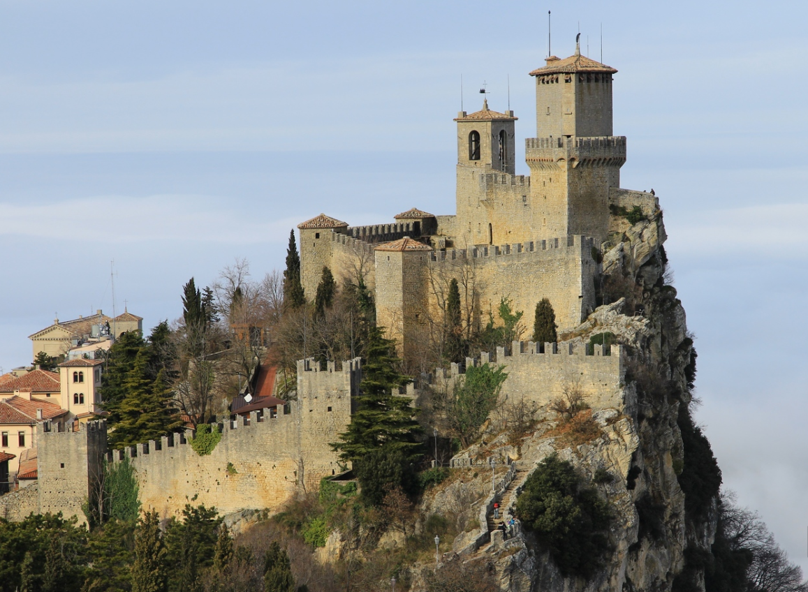 Старинный монастырь в Сан-Марино