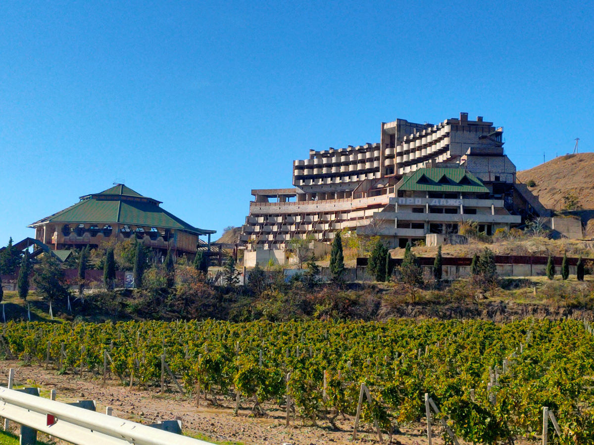 Что-то напоминающее мне китайские дворцы