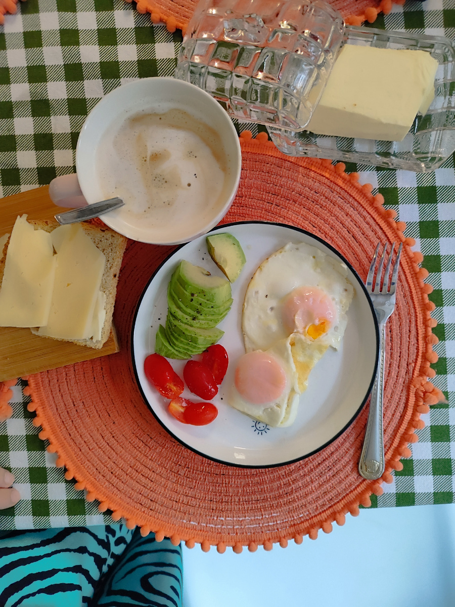 Мой  завтрак  тоже одна из радостей для меня