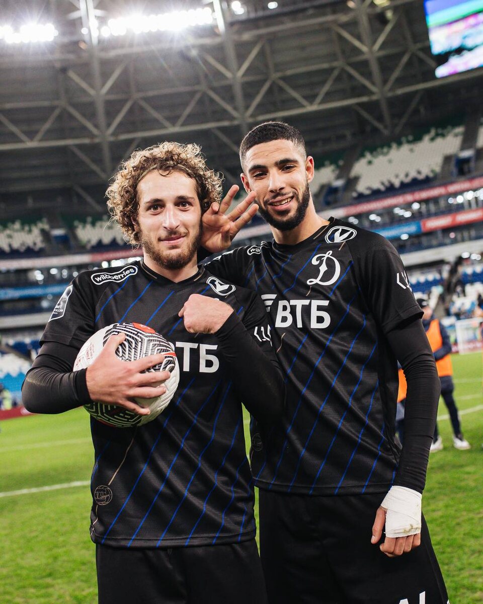 На счету Маухуба (справа) - три гола, у Гагнидзе - один. Фото fcdm.ru