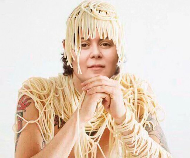 Измена мужа: известная уловка. Лапша на ушах жены. Источник: lifehacker.ru Яндекс Картинки. 