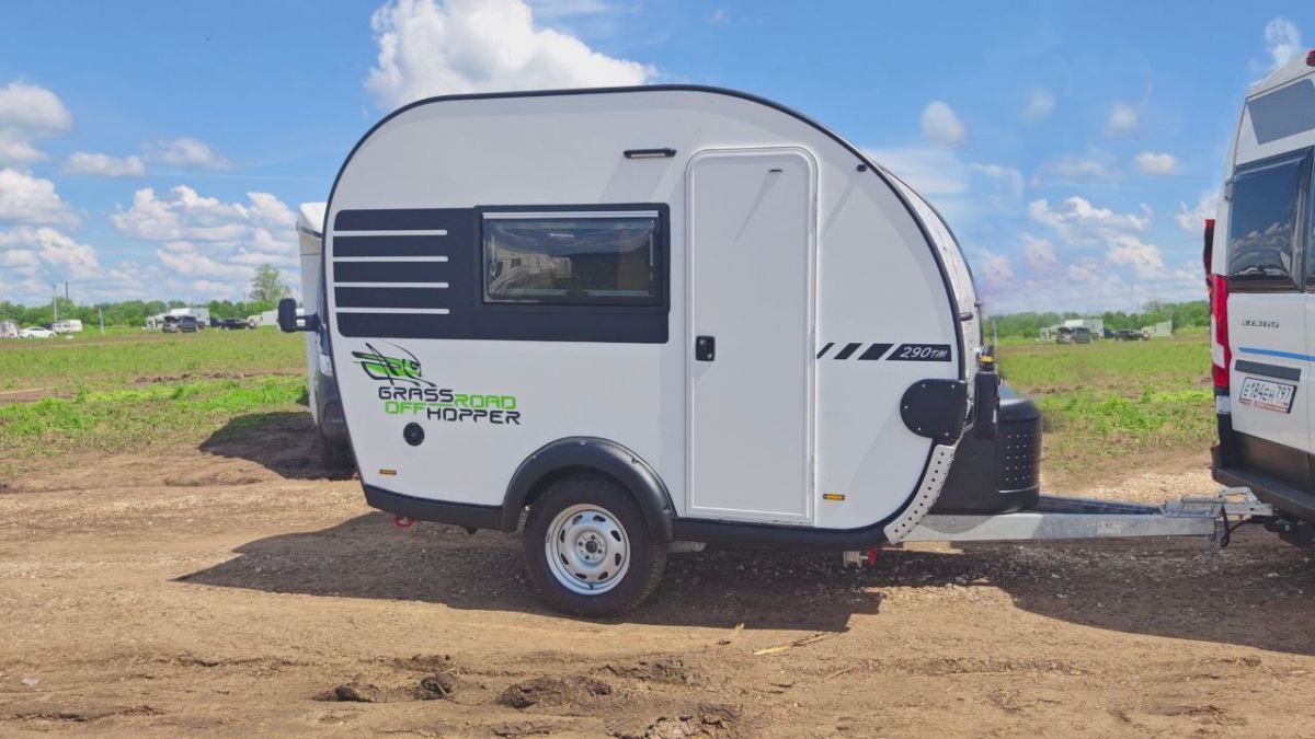 Прицеп-дача Grasshopper и "Яхты на колёсах": Автодом на главном фестивале автопутешествий Абуна 2024 в Суздале