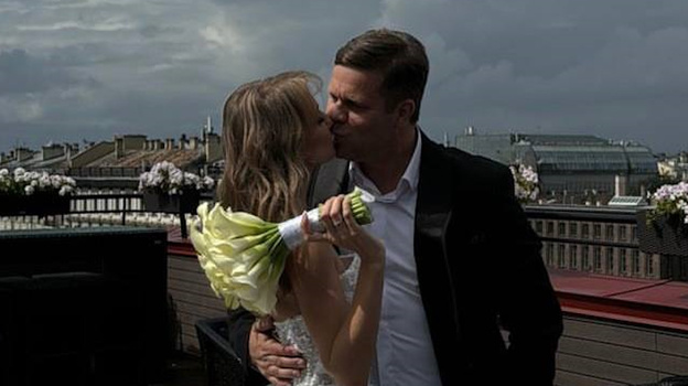    Владислав Радимов с женой Анастасией. соцсети