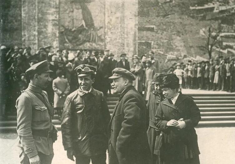    В.И.Ленин на Параде войск Всевобуча. 25 мая 1919 г. Фото: общественное достояние