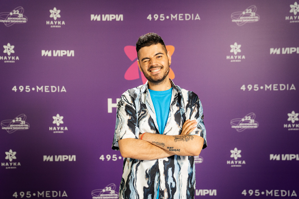 Ведущий шоу "Наука для всех" Роман Каграманов