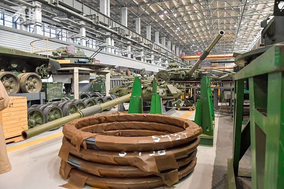    Легендарный 130-й цех "Уралвагонзавода"- главный танковый "роддом" страны. Александр КОЦ