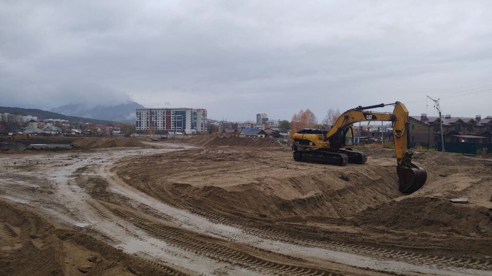    Площадка строительства апарт-отеля в Белокурихе. Источник: "Толк"