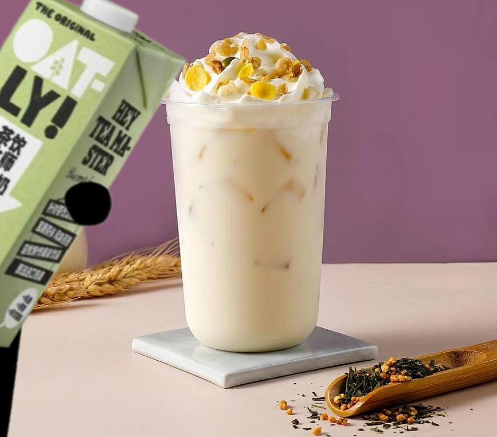 Айс Ти Латте "Генмайча". Рецепт недели от Oatly Tea Master