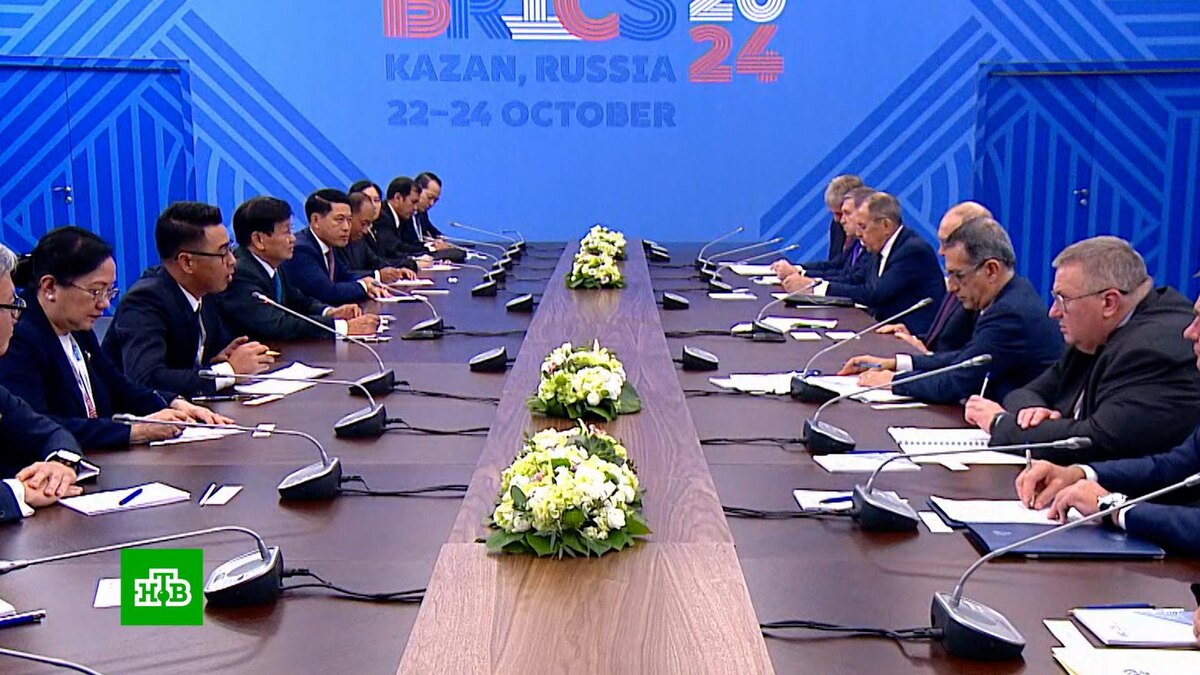    Путин провел в Казани серию двусторонних встреч