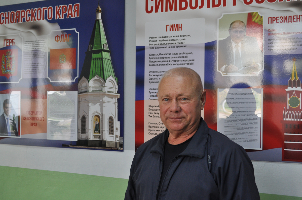 Виктор совсем не выглядит на свои 70 лет