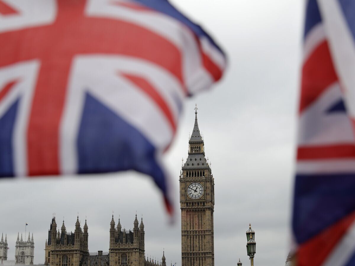    Вид на здание парламента в Лондоне© AP Photo / Matt Dunham