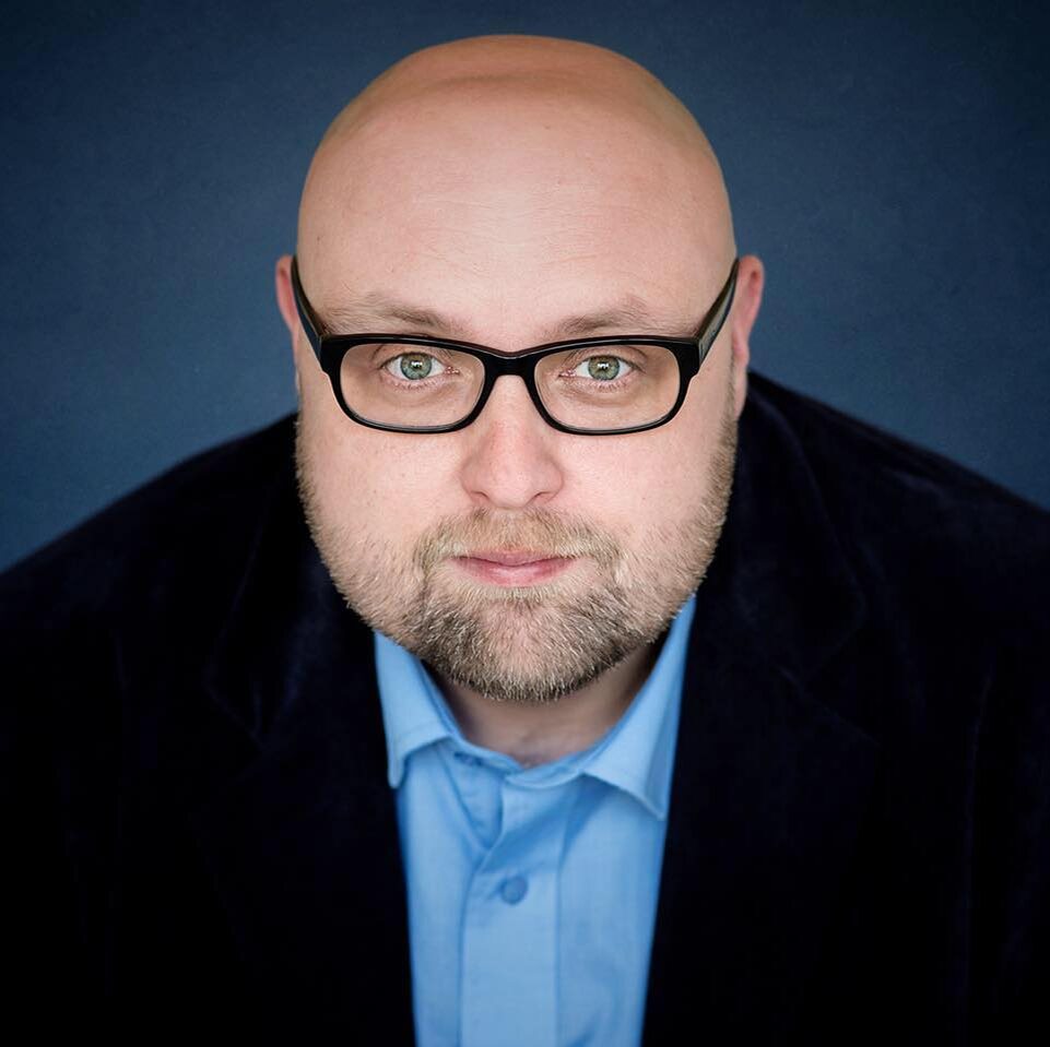 Стив Кавана - успешный практикующий юрист и не менее успешный литератор, пишущий динамичные юридические процедуралы. 