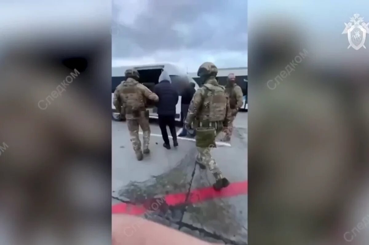    Кадры задержания подозреваемых.