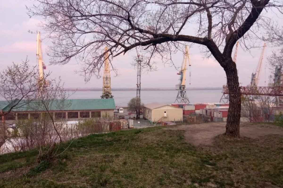    Нестандартный груз прибыл в Речной порт для аэропорта Хабаровска