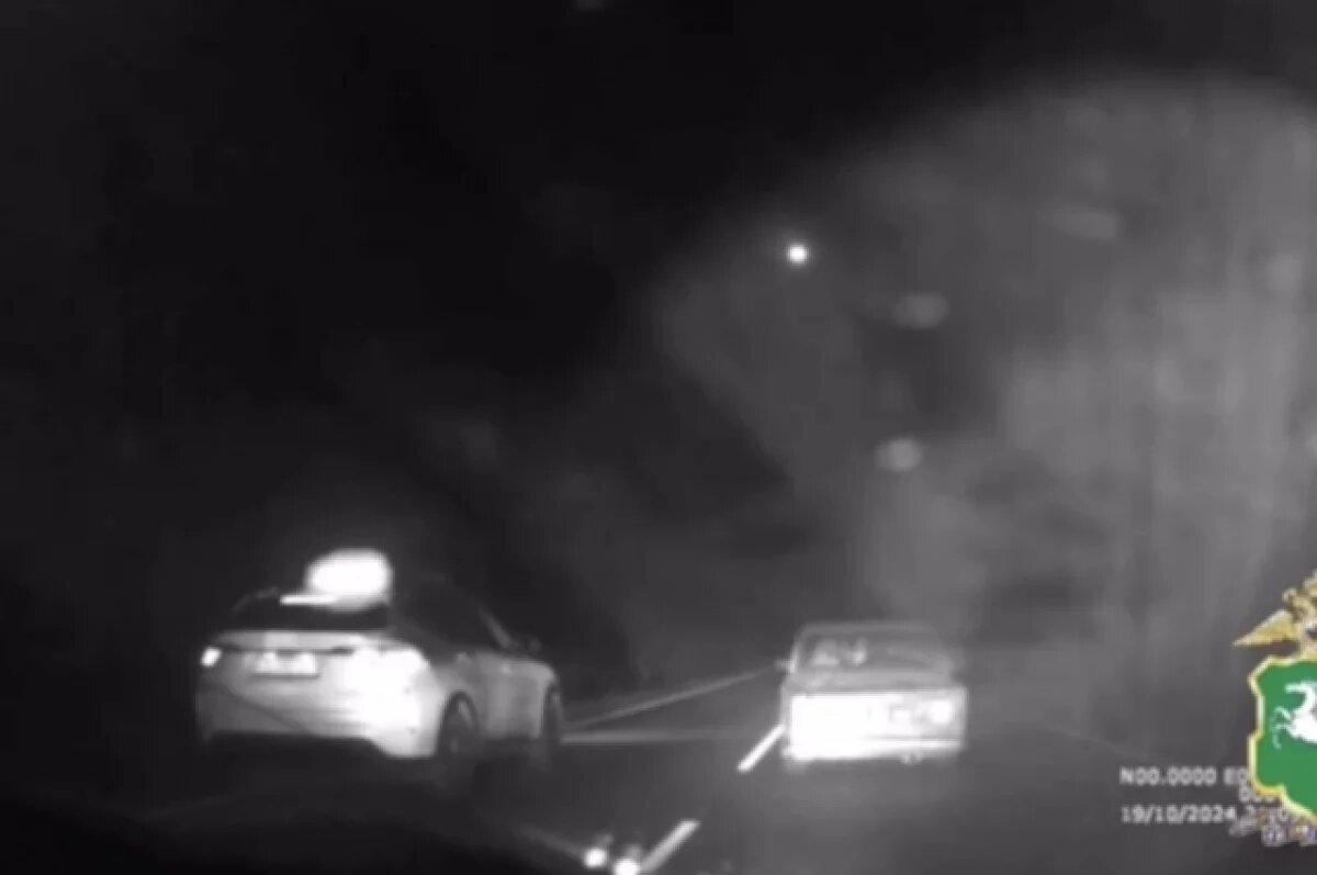    Под Томском ДПС устроила погоню за пьяным водителем, который вез 6 человек