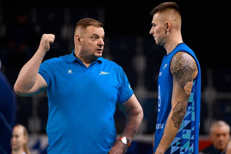    Пока Алекно не удаётся научить команду обыгрывать топ-соперников, да и с крепкими середняками есть проблемы.   
Фото: vczenit.ru