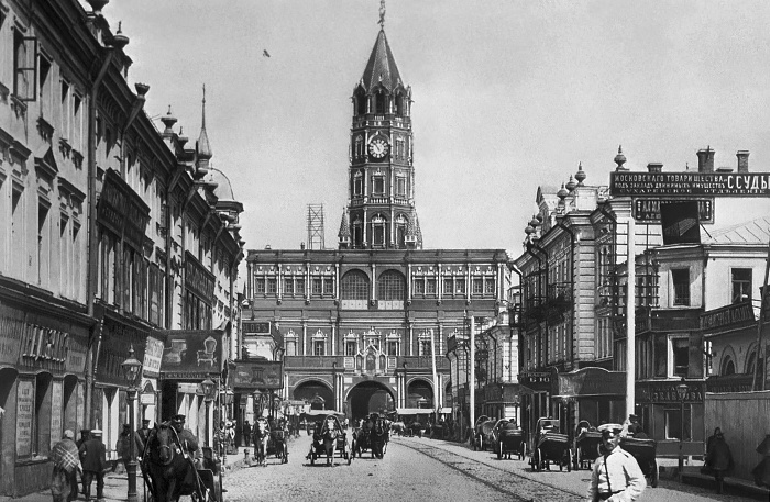    Старая Москва. Улица Сретенка и Сухарева башня. 1890 год. Фото: Репродукция Фотохроники ТАСС