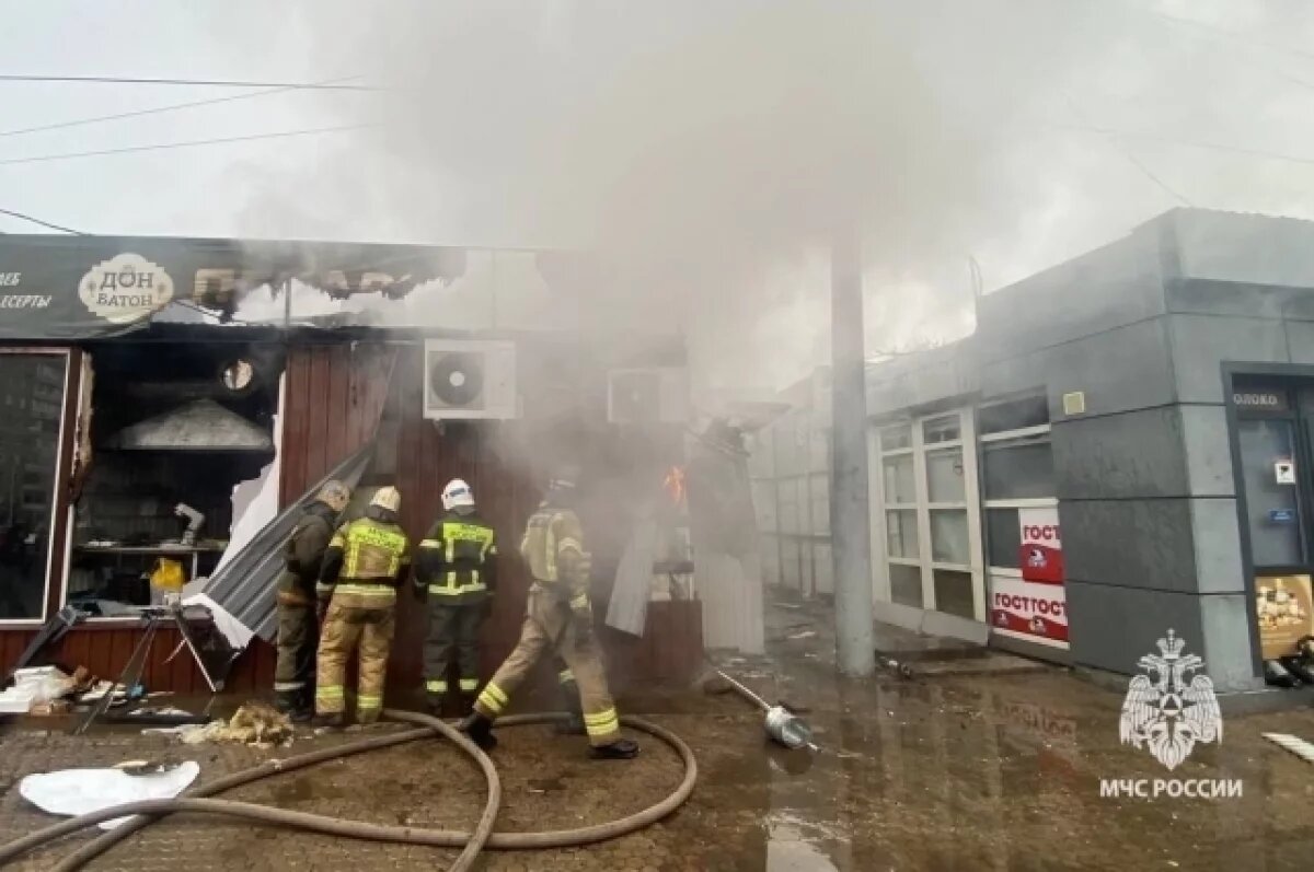    На ул. Рабкоров в Уфе загорелась пекарня «Дон Батон»